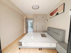 福新路03年贴砖商品房，精装大三房双卫，好楼层，南北通透